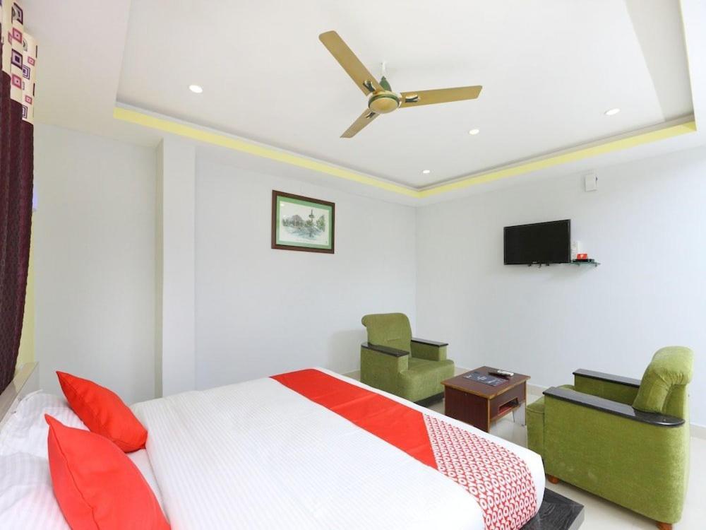 Sai Golden Rooms Тирупати Екстериор снимка