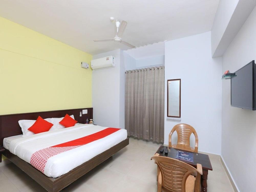 Sai Golden Rooms Тирупати Екстериор снимка